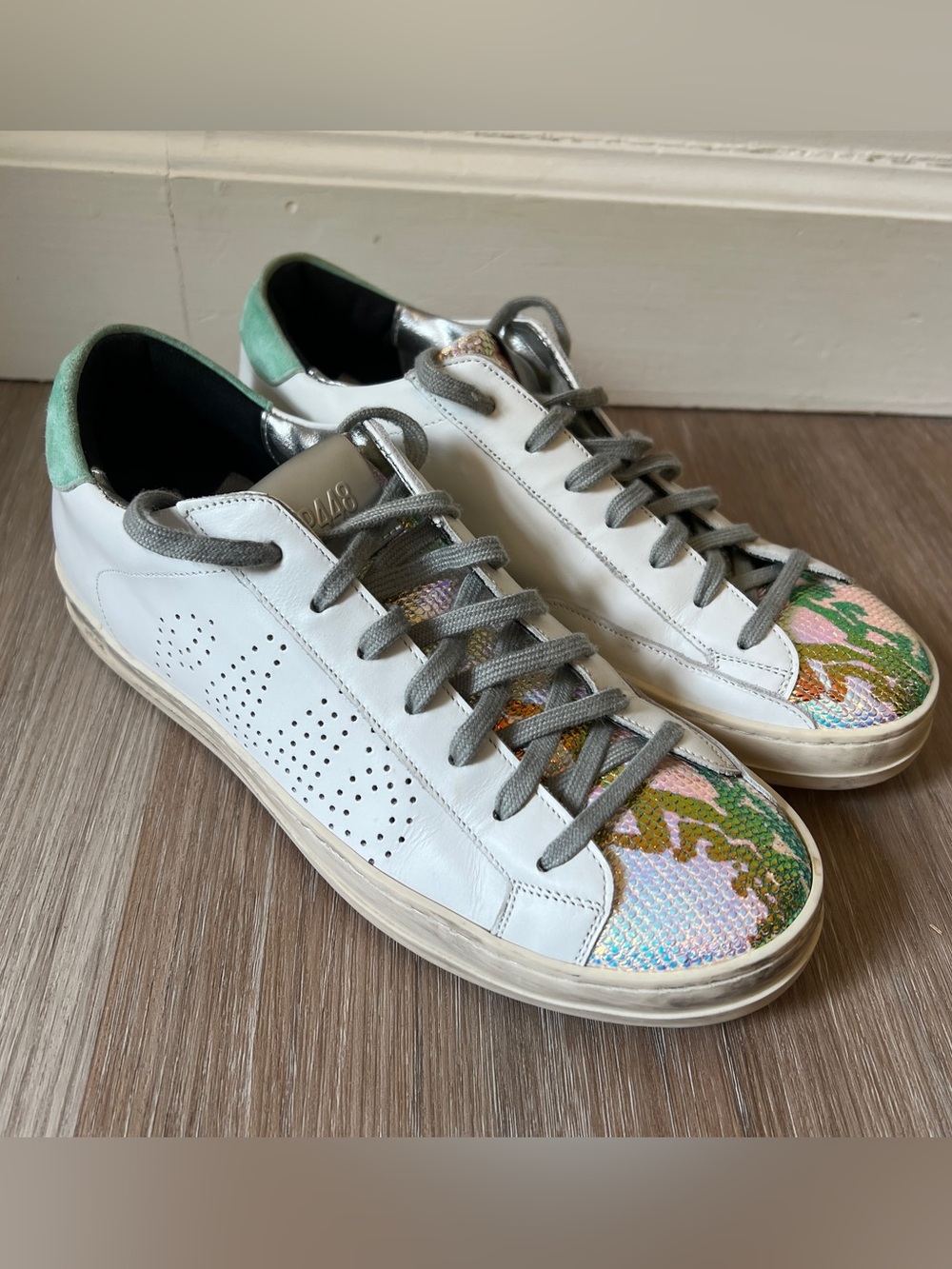 P448 John Women’s Leather Sneakers Iridescent Snake Print Size 38 White Low Top